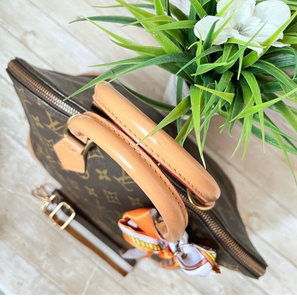 AUTHENTIC LOUIS VUITTON ALMA PM - Picture 5 of 10